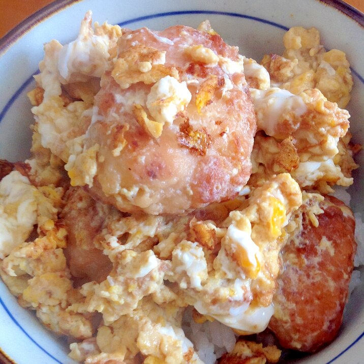 鶏唐揚げ卵とじ丼